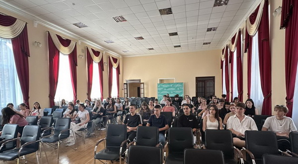 Зустріч першокурсників ОПП “Менеджмент” з колективом кафедри менеджменту 