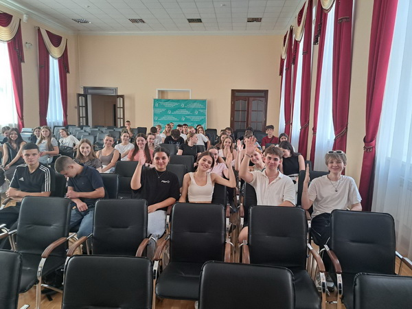 Зустріч першокурсників ОПП “Менеджмент” з колективом кафедри менеджменту 